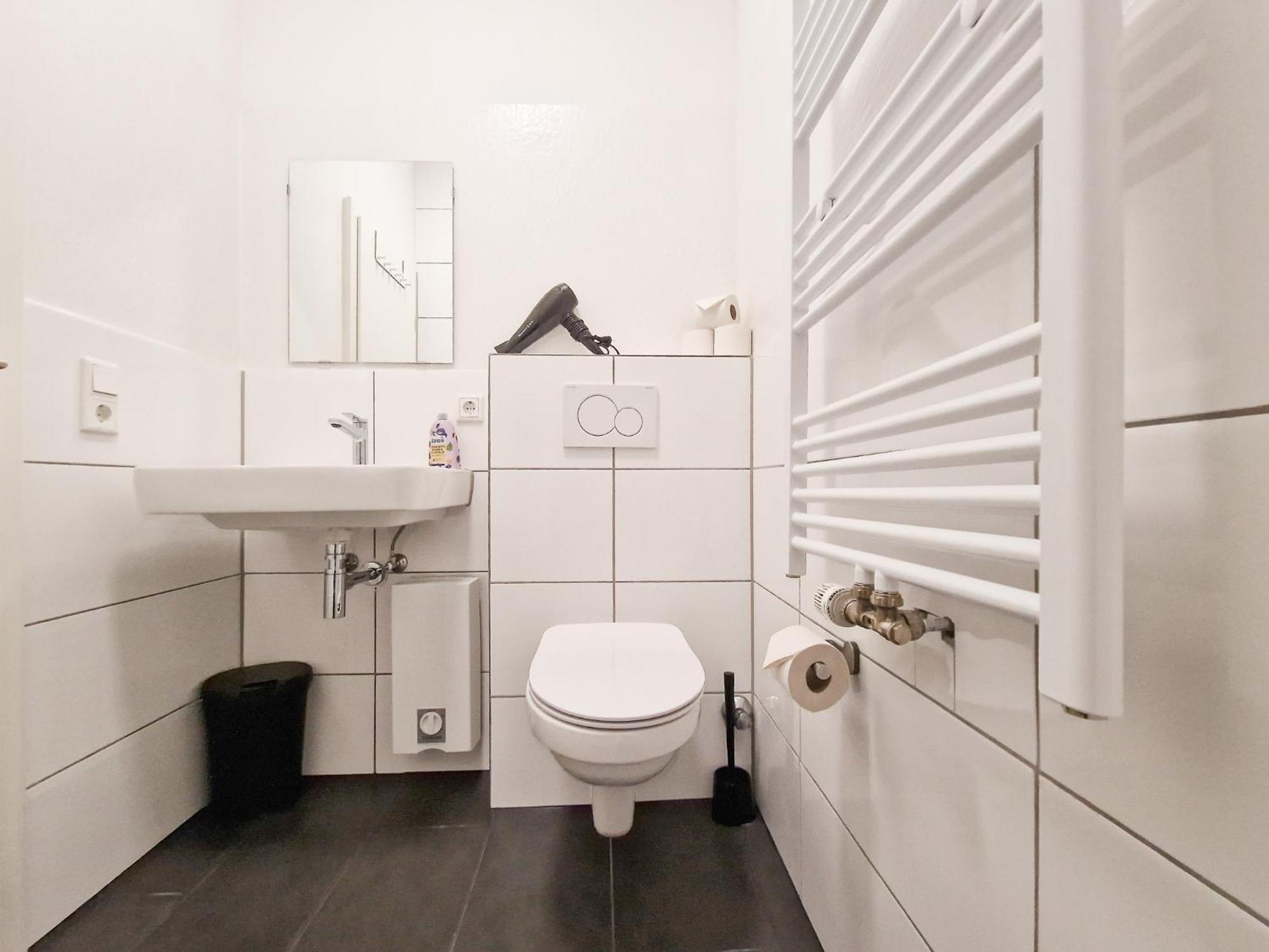 Raj Living - 1 Or 4 - 15 Min To Messe Dus - 10 Min Old Town Dus Appartement *